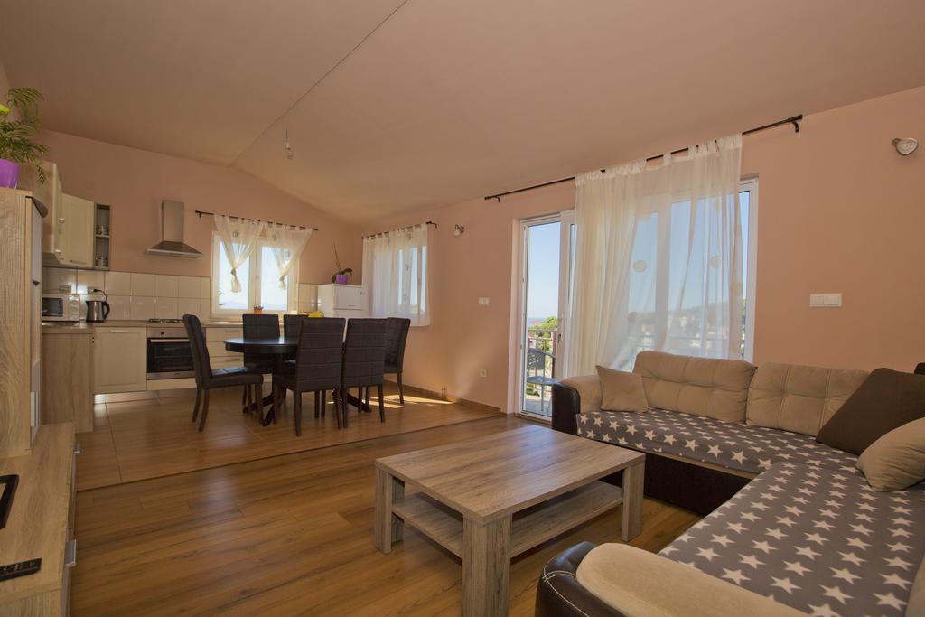 Apartmani Vini Hvar Town Exterior photo